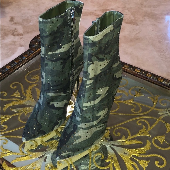 Like New Worn Once Steve Madden High-Heeled Bootie - Picture 6 of 8